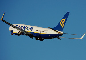 Ryanair.b737-800.aftertakeoff.arp